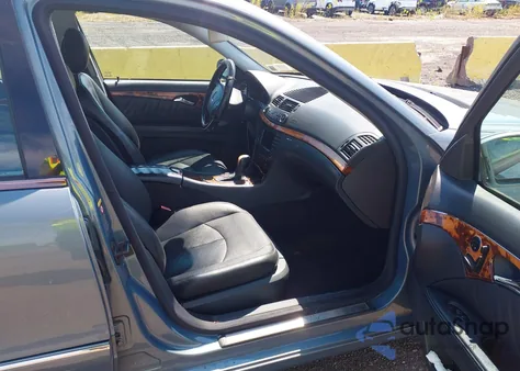 2004 Mercedes-Benz E 320 4Matic из США, поврежденный, VIN WDBUF82J64X122152